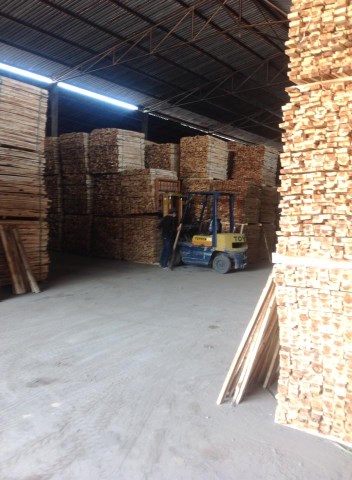 Kho chứa gỗ tràm xẻ - Cơ Sở Hoàng Minh Khôi